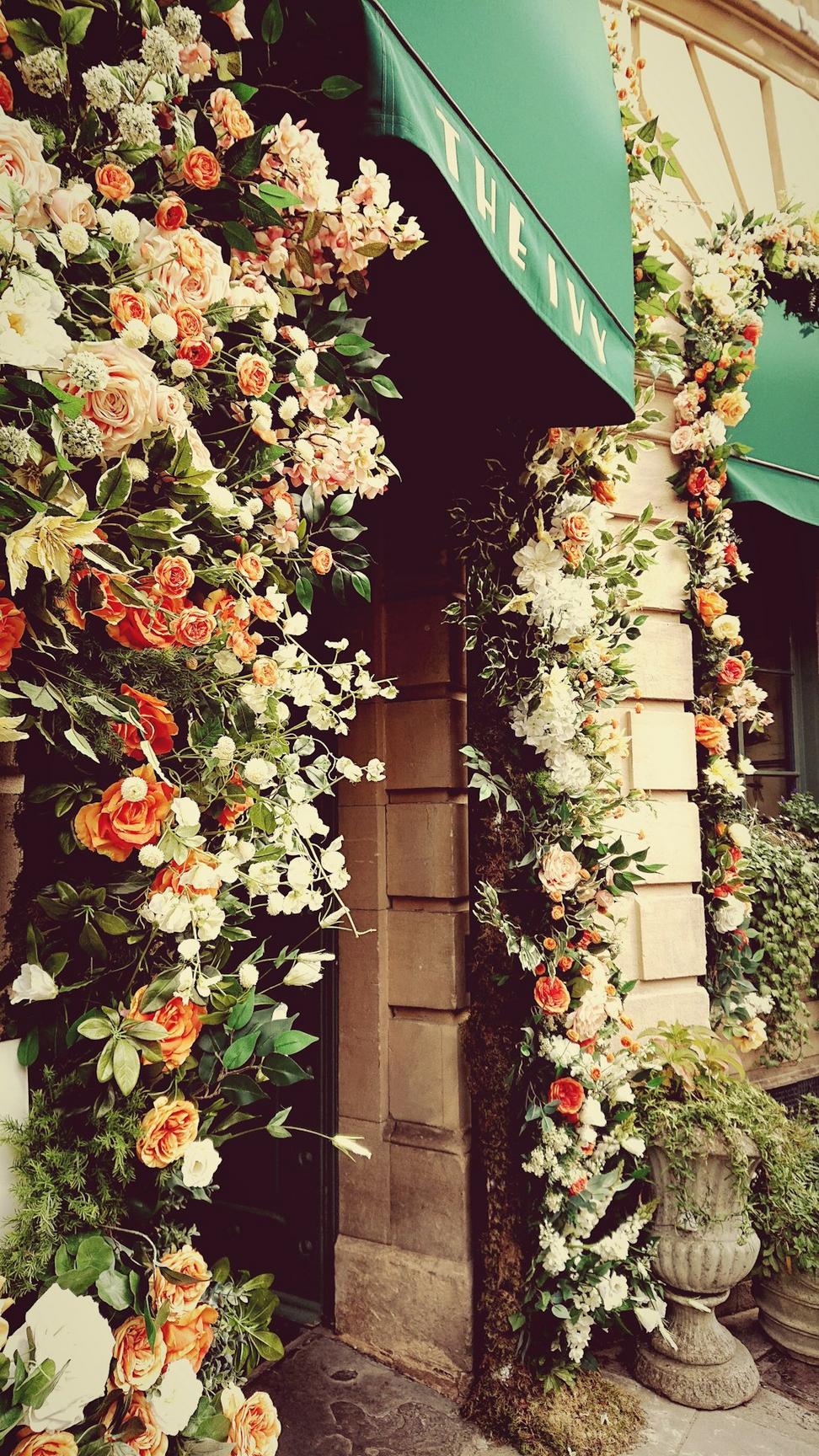 Wedding ceremony arch